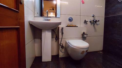 Hotel Mahesh By Shrigo Hotels