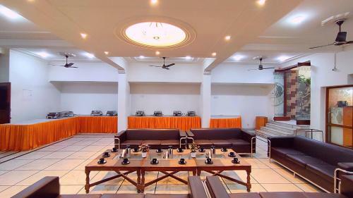 Hotel Mahesh By Shrigo Hotels