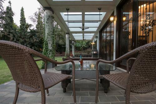 Stayvista At Shiraz Villa