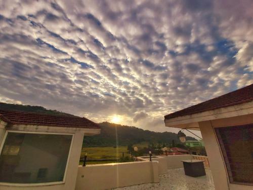Villa Hillside Hideaway