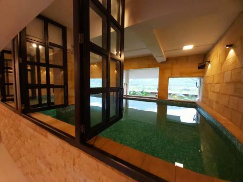 Villa Hillside Hideaway