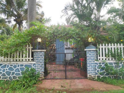 Peephole To Paradise In Lonavala.
