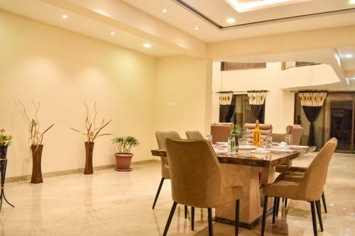 Eko Stay Gold -titanium Villa