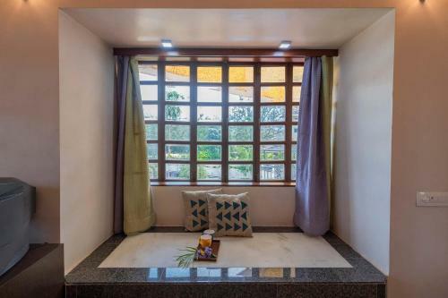 Villa Stayvista At Shantam House