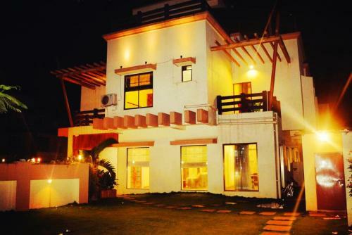 Glory Villa With Swimming Pool On Terrace 4bhk