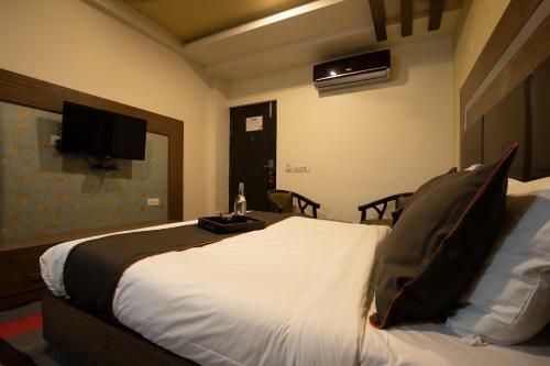 Hotel Vaccinated Staff - Oyo 79893 Collection O Orchard Resort