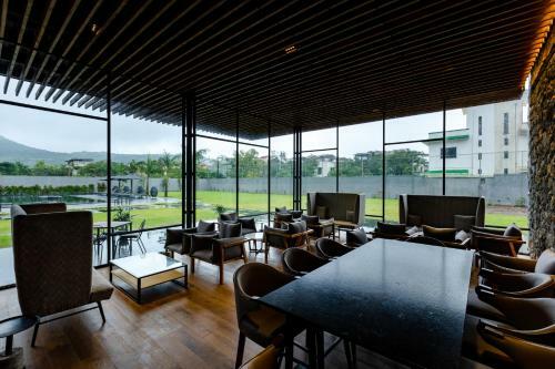 Hotel Radisson Resort And Spa Lonavala