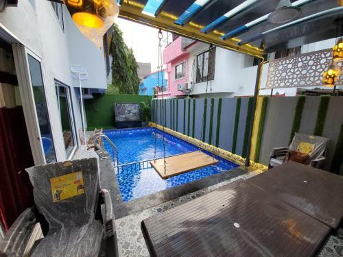 Retreat Villa 4 Bhk