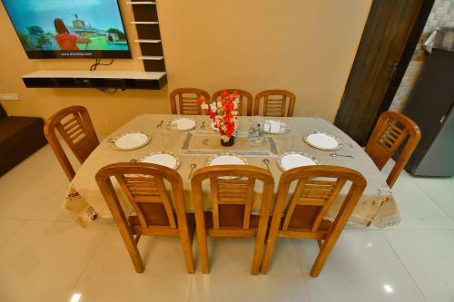 Luxurious 4bhk Honeycomb Villa With Private Pool
