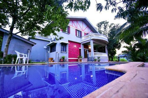Unique Villa - Spacious And Plus-size 4 Bedroom Villa With Pool