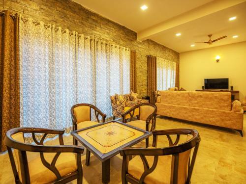 Captains Paradise At Mukteshwar Hill Station
