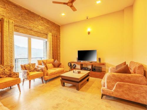 Captains Paradise At Mukteshwar Hill Station