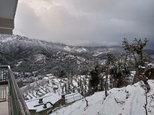 Captains Paradise At Mukteshwar Hill Station