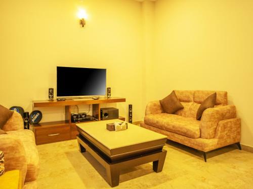 Captains Paradise At Mukteshwar Hill Station