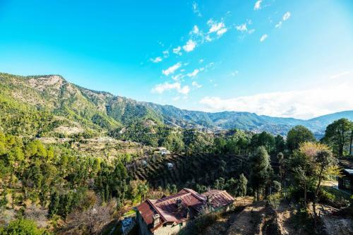 Captains Paradise At Mukteshwar Hill Station