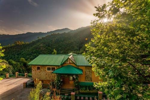 Villa Saffronstays Green Gables