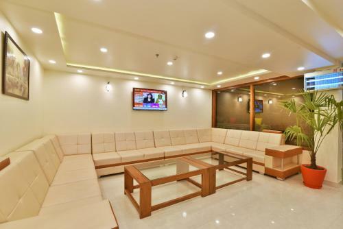 Hotel Ashapuri Residency Manali