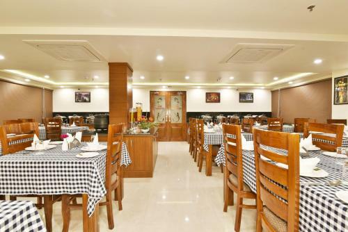 Hotel Ashapuri Residency Manali