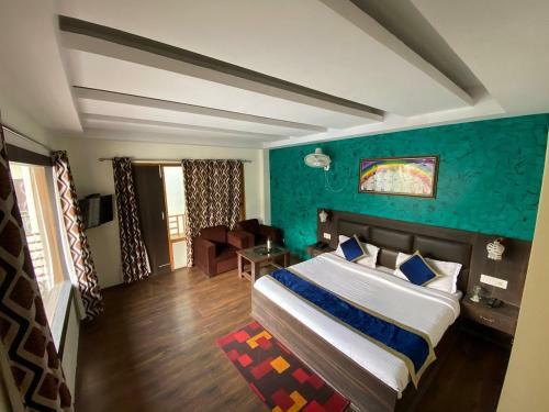 Beyond Stay Hotel Manali Queen