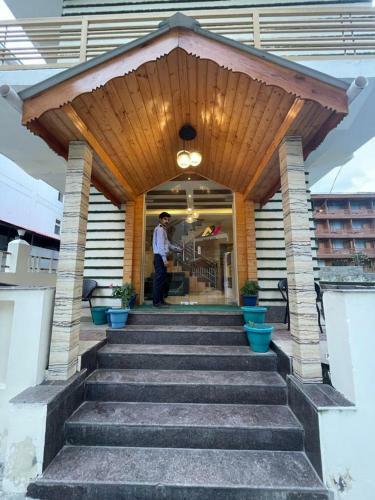 Hotel Aarti Villa Manali