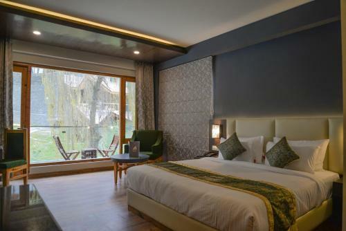 Hotel The Khar, Manali