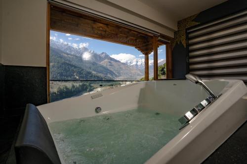 Hotel The Khar, Manali