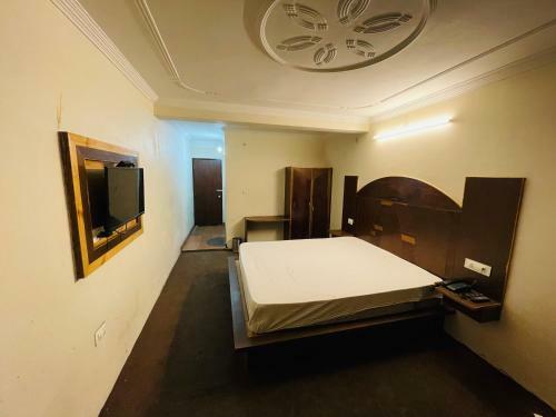 Hotel Devlok Inn