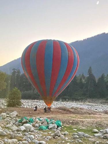 Ozzy Home Manali I Pet Friendly