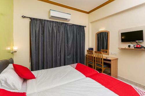 Hotel Collection O 28825 Oriental Inn Gopalapuram