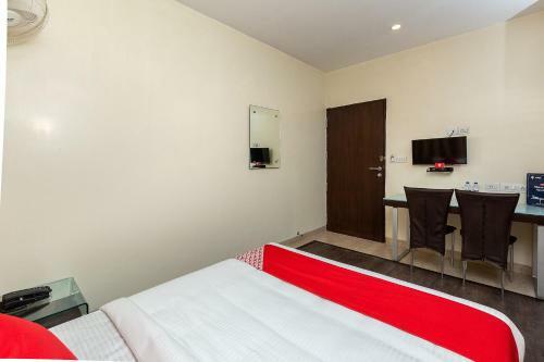 Hotel Collection O 28825 Oriental Inn Gopalapuram