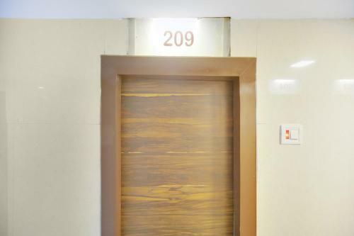 Hostal Oyo Home 75669 Akash Inn
