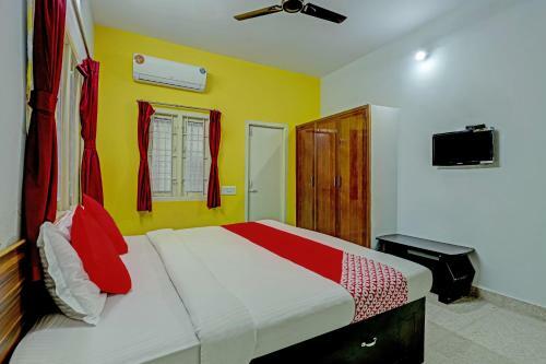 Hotel Vaccinated Staff - Oyo Flagship 71243 Bedbox Stays