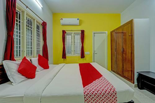 Hotel Vaccinated Staff - Oyo Flagship 71243 Bedbox Stays