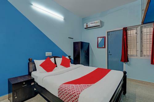 Hotel Vaccinated Staff - Oyo Flagship 71243 Bedbox Stays