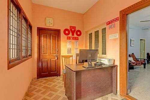 Hotel Vaccinated Staff - Oyo Flagship 71243 Bedbox Stays
