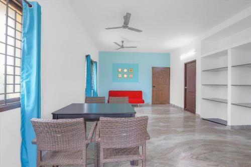 Hostal Oyo Home 49116 Vibrant Stay Near Uthandi Beach