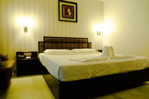 Hotel Royal Regency Lifotel By Crossway