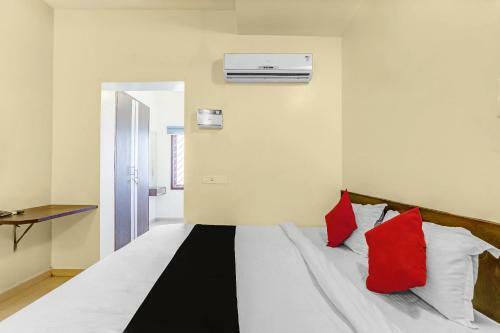 Hotel Capital O 81711 The Swarg Residency