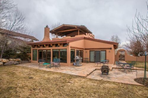 610 Sabeta Drive