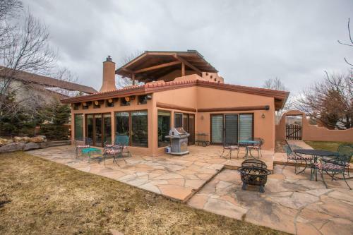 610 Sabeta Drive