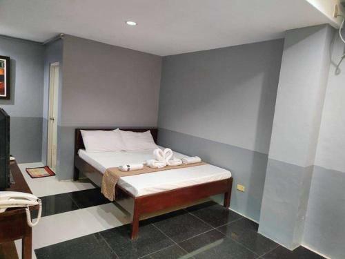 Hotel Reddoorz @ Villa E Mansion