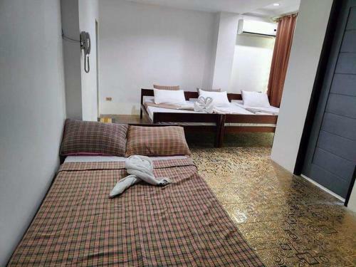 Hotel Reddoorz @ Villa E Mansion