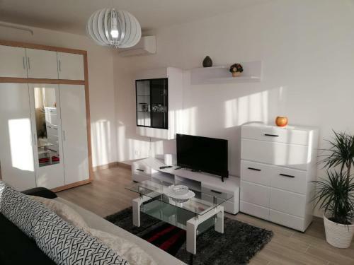 Apartment White