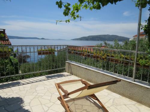 Apartments Lovri? - 30 Meters To The Beach