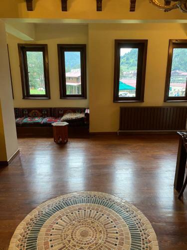 Villa Uzung�l