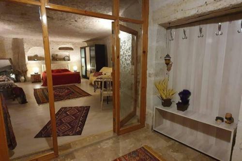 Villa Deep Cave House