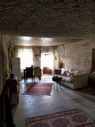 Villa Deep Cave House