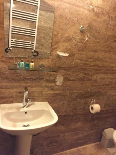 Hotel �rg�p Stone House