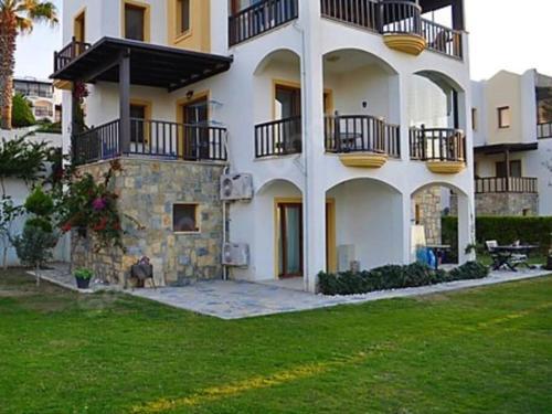 Posada Comfortable 2 Br House With Garden And Shared Pool In Bodrum