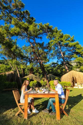 Hotel Green Pine Bungalows & Beach Luxury Concept